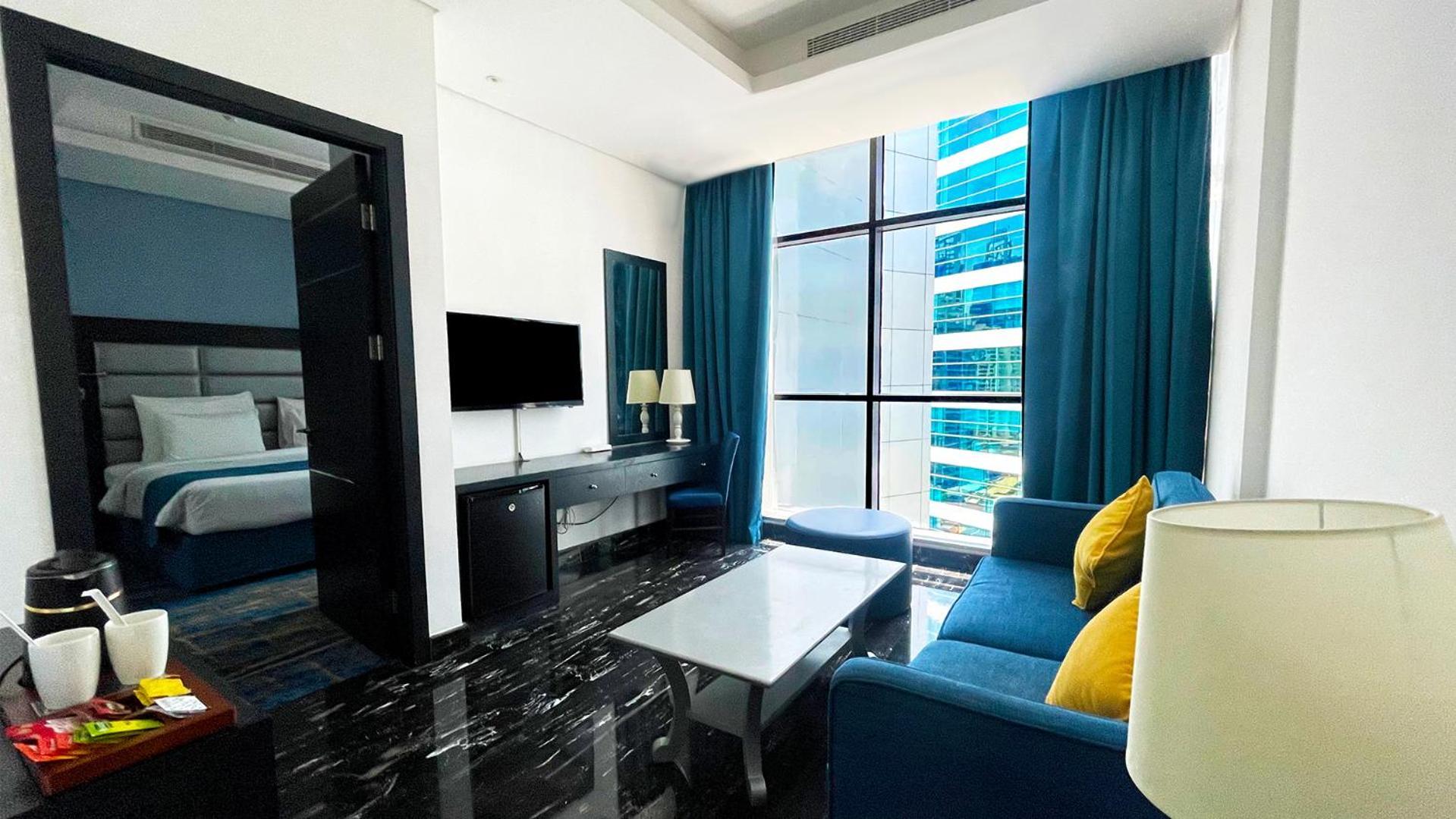Signature 1 Tecom Dubai